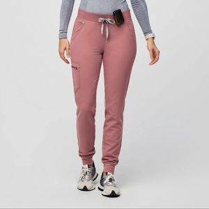 Figs Zamora Mauve XSP with Cream string